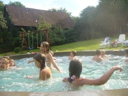 medence k�zelr�l